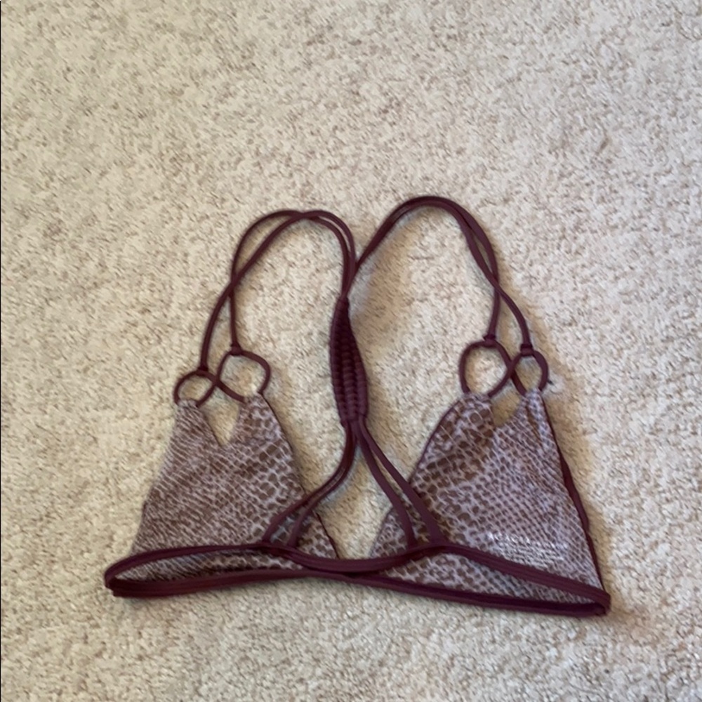 SOLD! ACACIA Thailand top - Picture 4 of 5